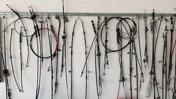 1 rok gwarancji 8D0609721AA Kabel sterujący hamulcem w plastikowej torbie